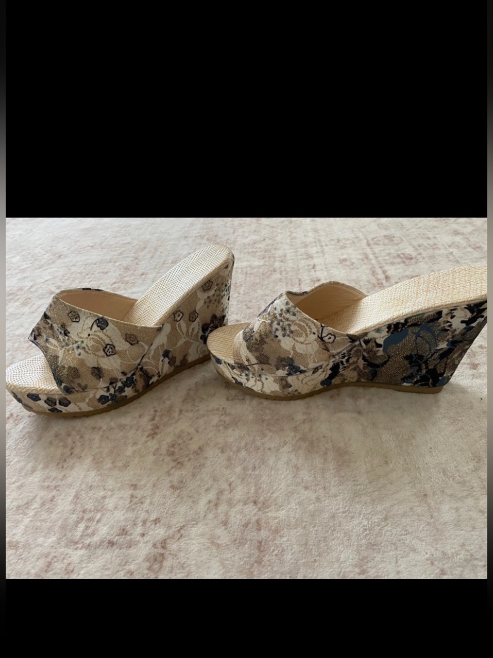 Boho Beige and blue sparkly like new Wedge Slide Sandals